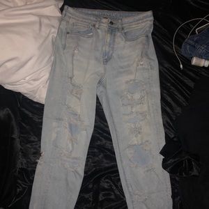 They’re American Eagle jeans, they are way to big on me, I just don’t want them